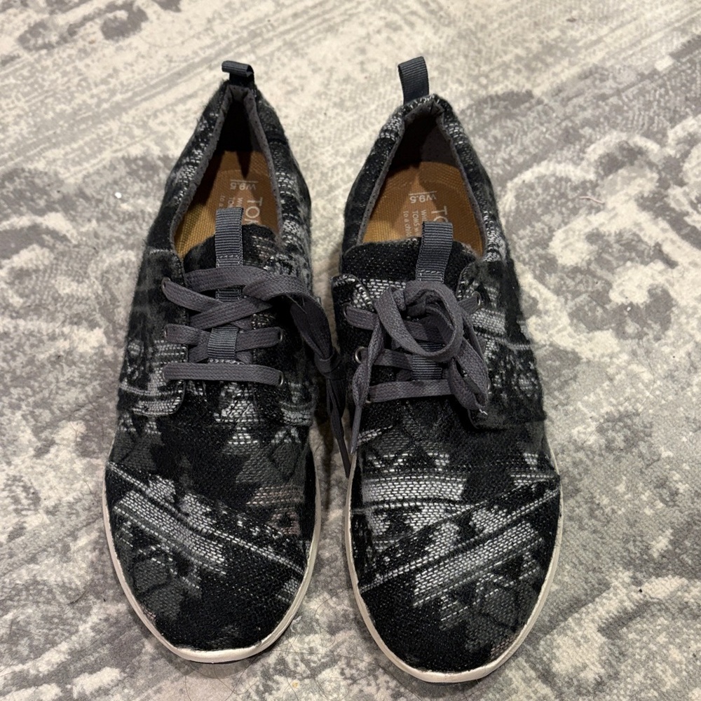 Toms Black Patterned Women's Shoes